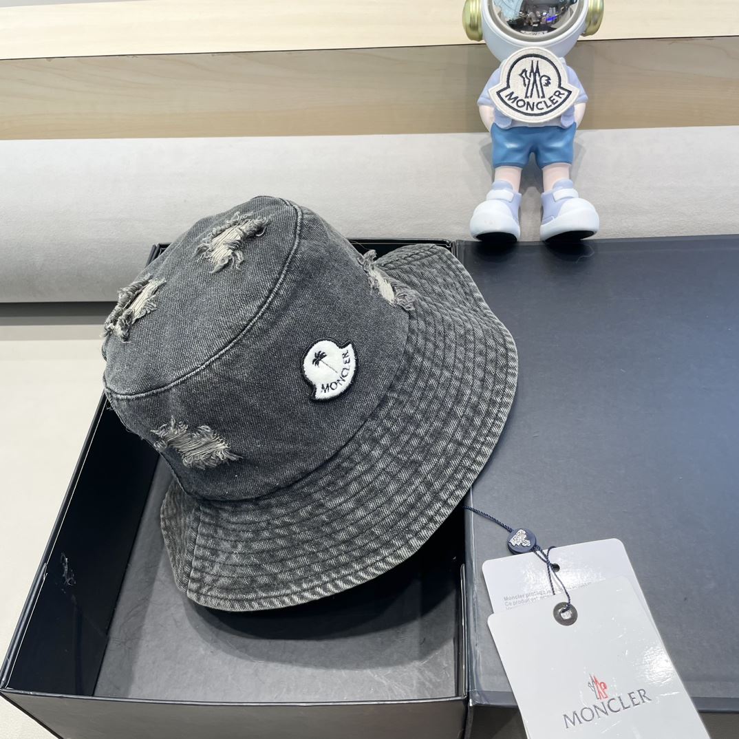 Moncler Caps